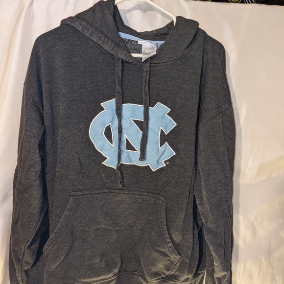 I have multiple hoodies sweaters all are for petite sp Holister American eagle - Picture 12 of 15